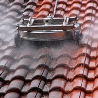 Dachreinigung mit Spezialsystem